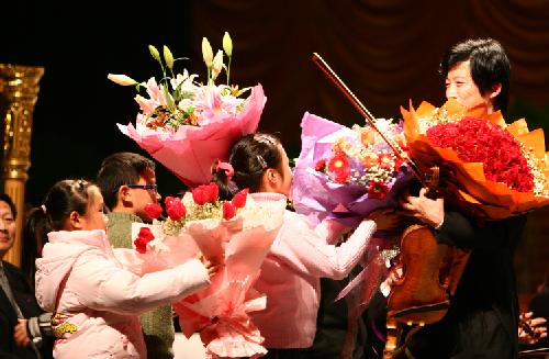 ���͸������ֻ��С���������ϵ��ʻ��Ƕ������ߵ���߽���