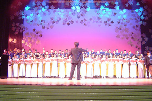 ��ְԺ��ʦ�ϳ��Ųμ����������赸���ݳ������̡�